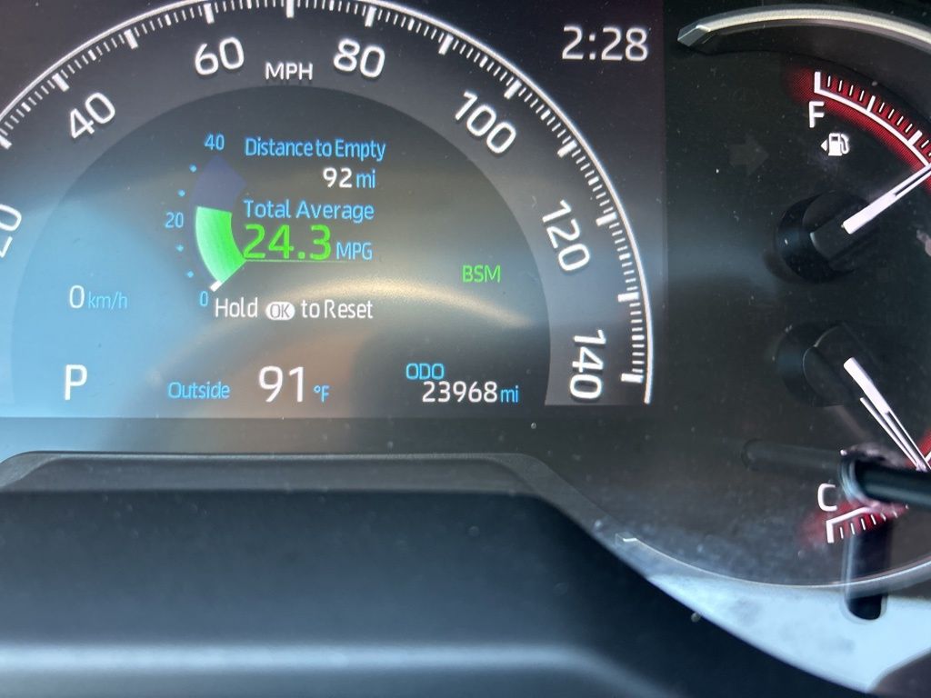 2023 Toyota RAV4 XLE Premium photo 19