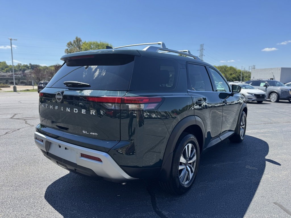 2023 Nissan Pathfinder SL photo 7