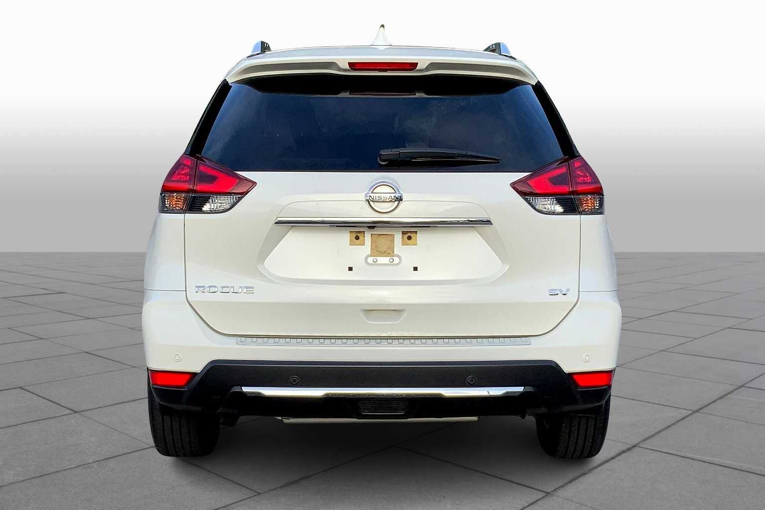2020 Nissan Rogue SV photo 4