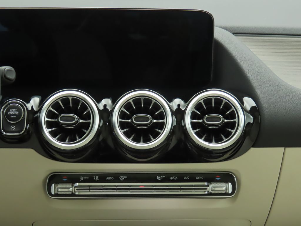 2026 Mercedes Benz GLA 250 photo 14