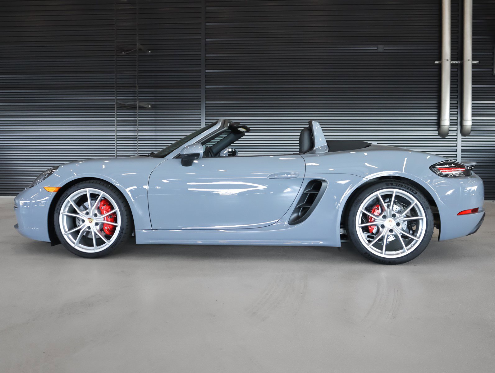 2025 Porsche Boxster S photo 2