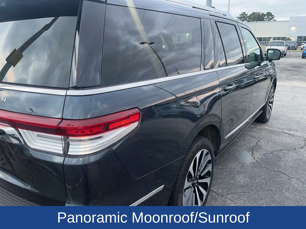 2024 Lincoln Navigator L Reserve photo 2