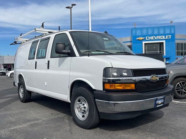 2025 Chevrolet Express Cargo Work Van's photo
