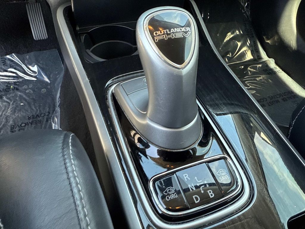 2018 Mitsubishi Outlander PHEV SEL photo 29