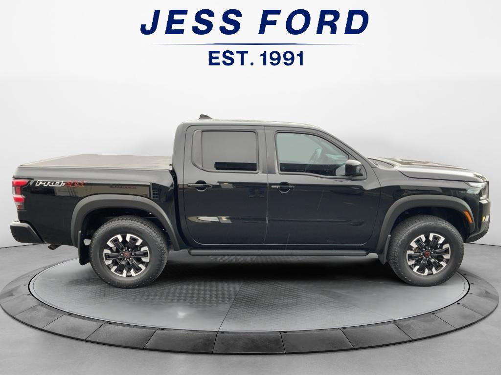 2022 Nissan Frontier PRO-4X photo 2