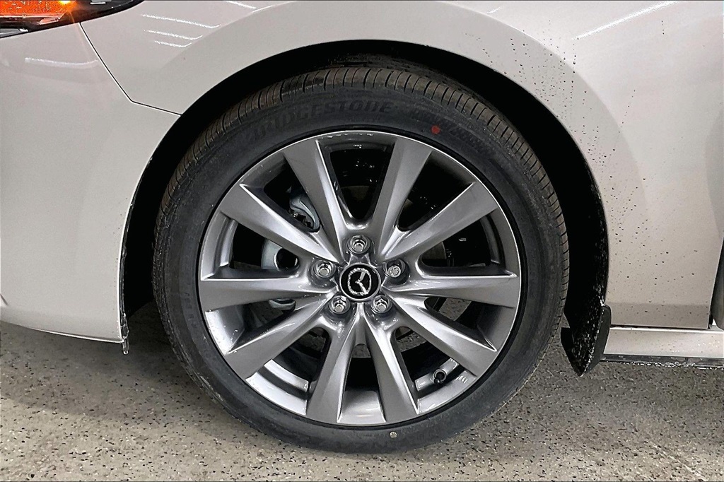 2026 MAZDA MAZDA3 - Image 11