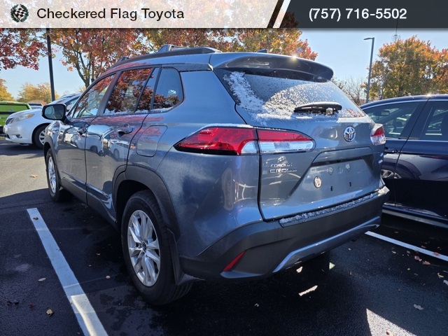 2025 Toyota Corolla Cross LE photo 4