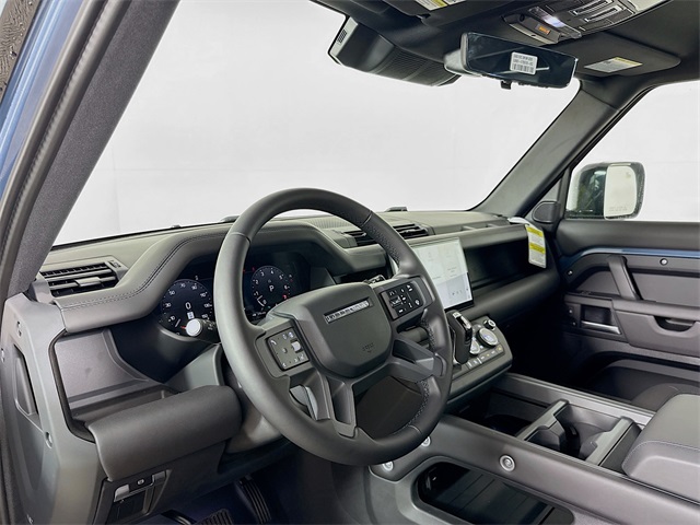 2025 Land Rover Defender 110 X-Dynamic SE photo 6