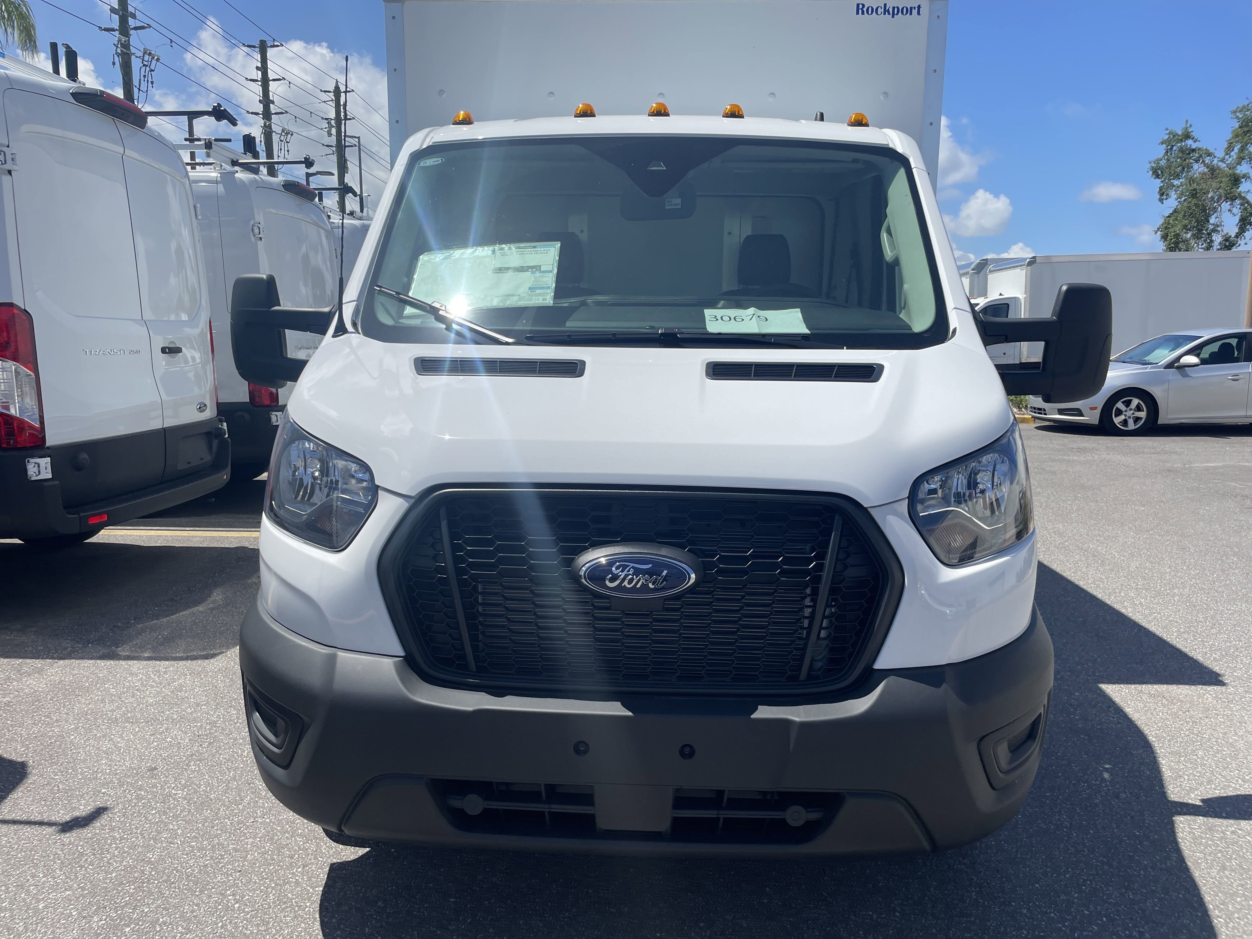 2024 Ford Transit Cutaway photo 2