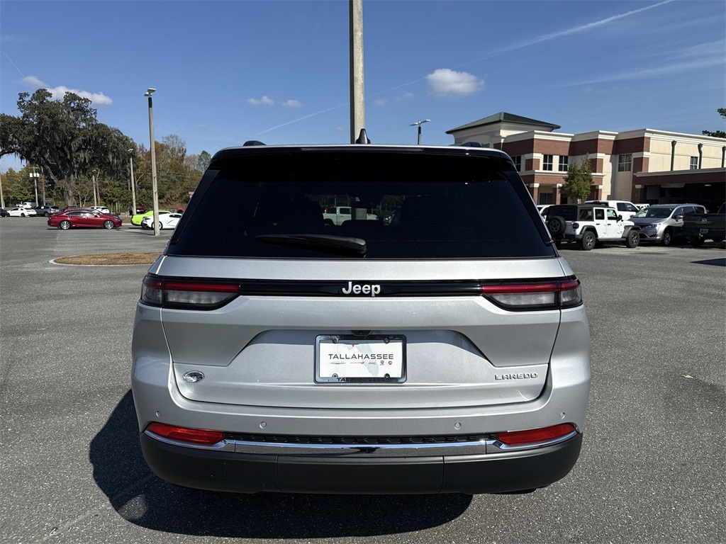 2025 Jeep Grand Cherokee Laredo X photo 4