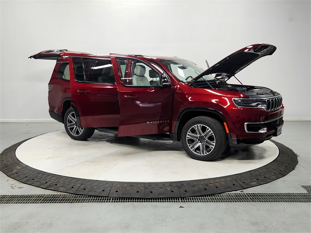 2024 Jeep Wagoneer Base photo 9