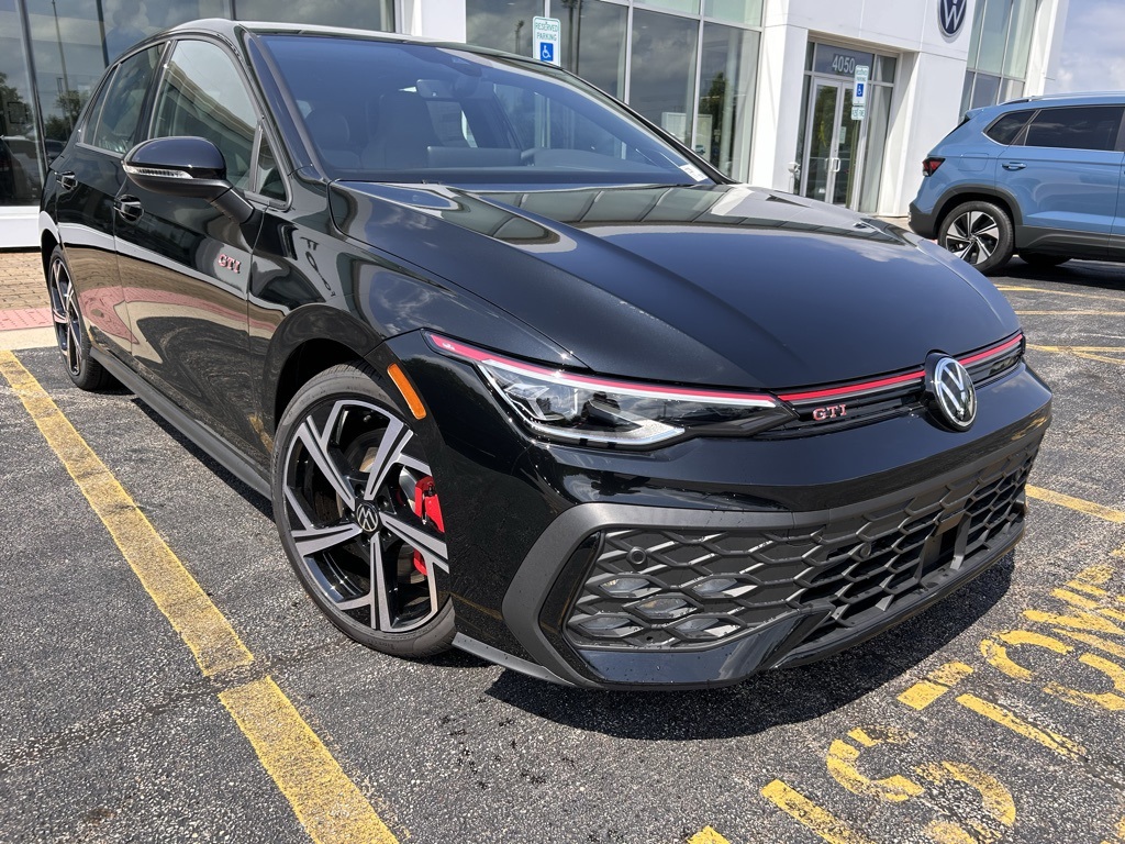 2025 Volkswagen Golf GTI SE's photo