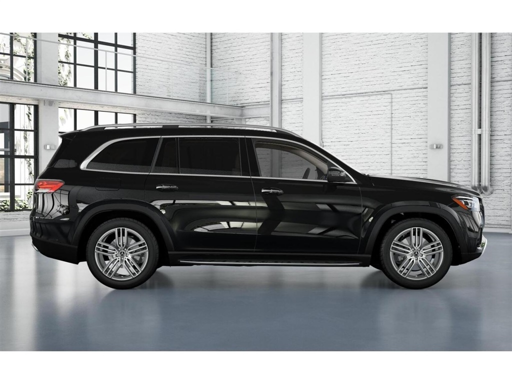 2025 Mercedes Benz GLS 450 4MATIC photo 2