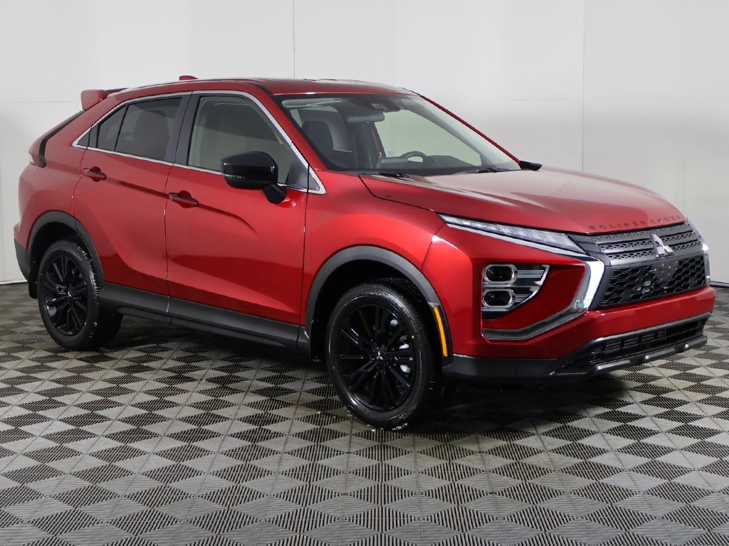 2025 Mitsubishi Eclipse Cross LE photo 2