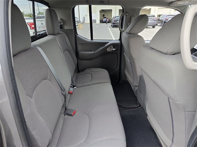 2020 Nissan Frontier SV photo 16