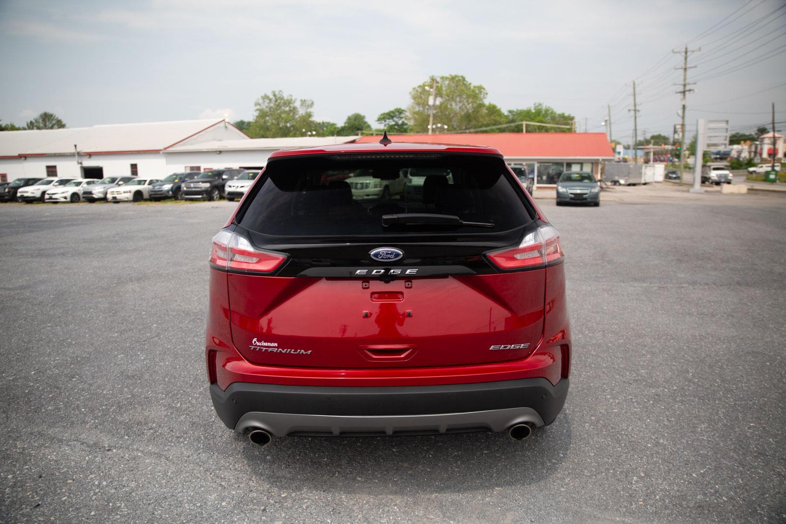 2024 Ford Edge Titanium photo 4