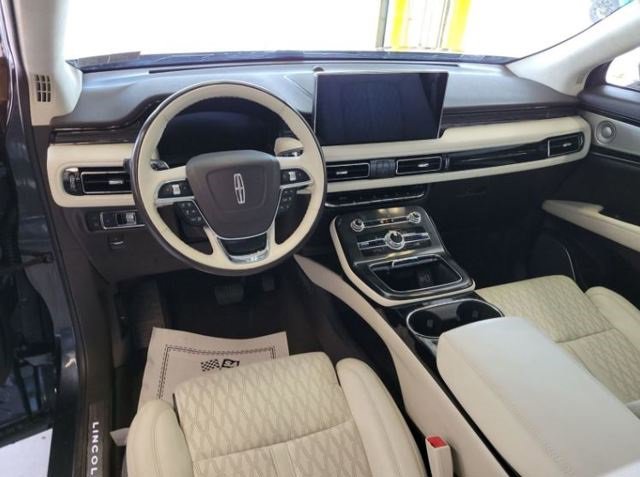 2021 Lincoln Nautilus Black Label photo 3
