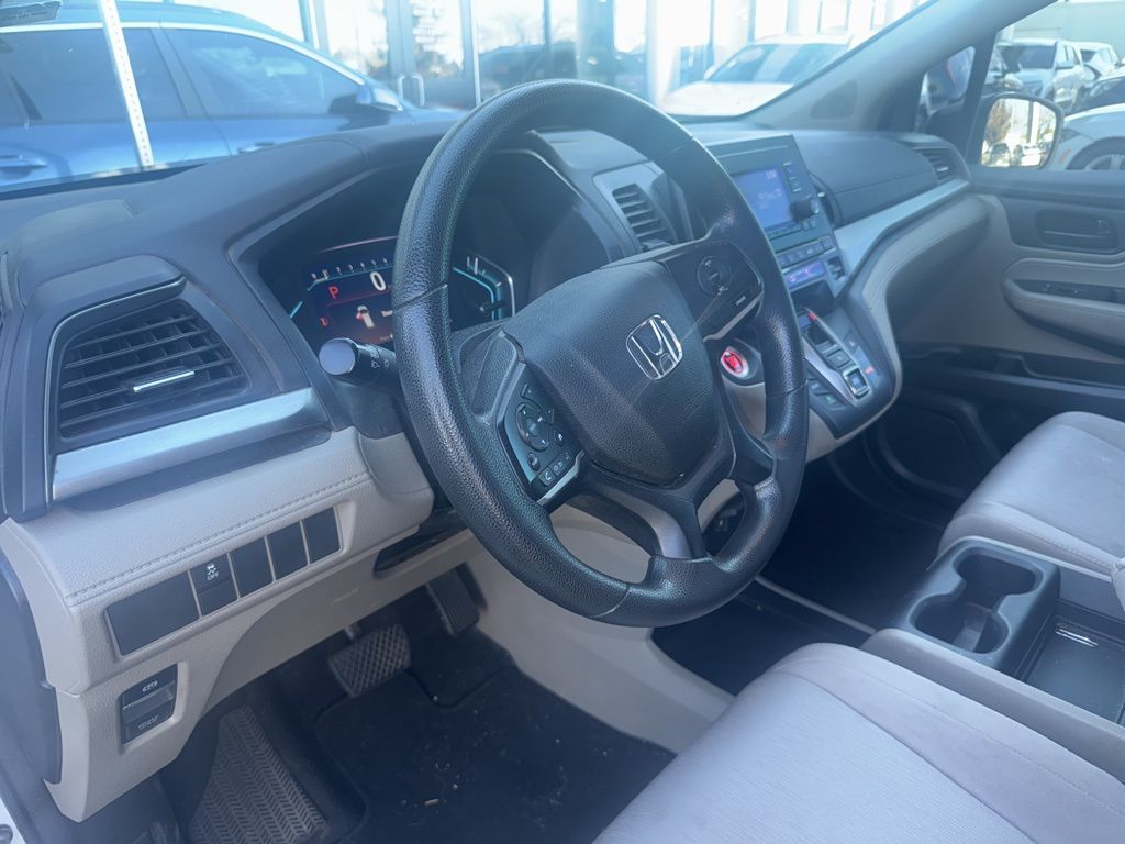 2018 Honda Odyssey LX photo 3