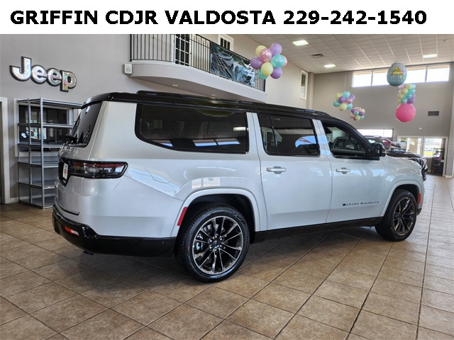 2025 Jeep Grand Wagoneer L II photo 4