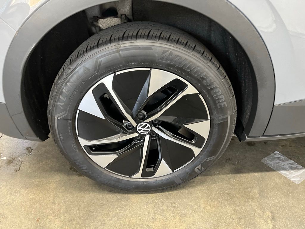 2022 Volkswagen ID.4 Pro photo 24