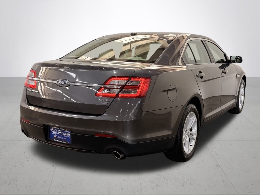 2019 Ford Taurus SEL photo 8