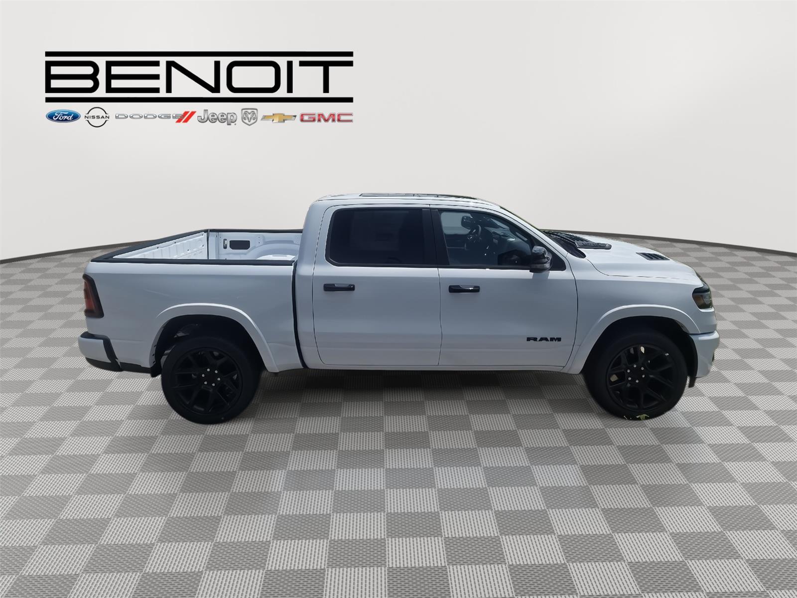 2026 Ram 1500 Laramie photo 4