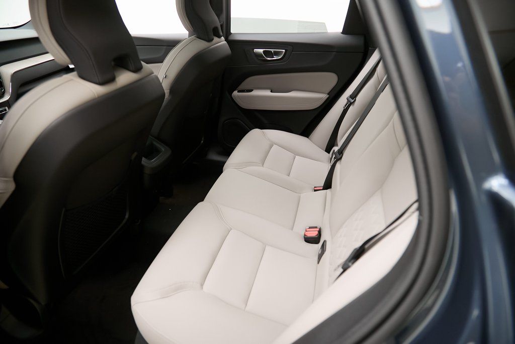 2026 VOLVO XC60 - Image 21
