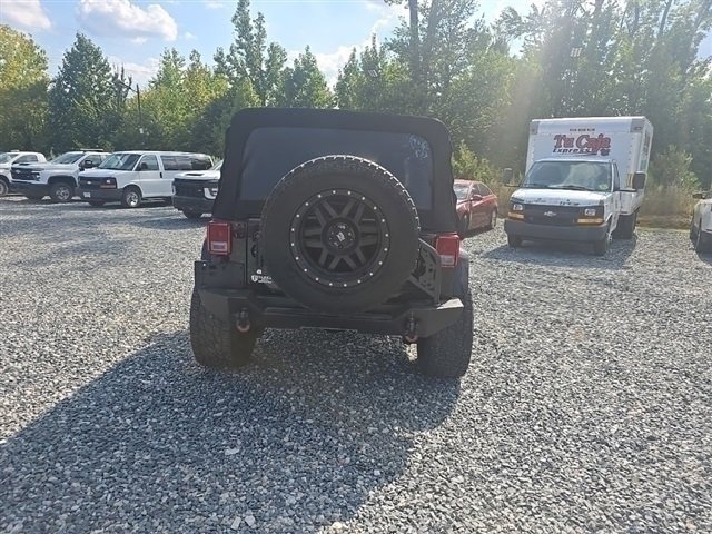 2015 Jeep Wrangler Unlimited Sahara photo 6