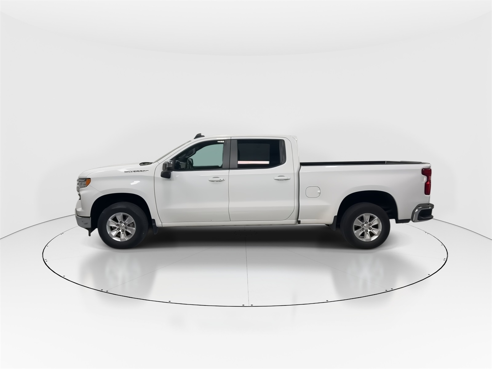 2024 Chevrolet Silverado 1500 LT photo 4