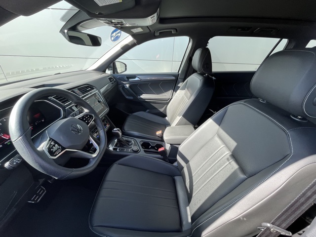 2024 Volkswagen Tiguan SE R-Line Black photo 2