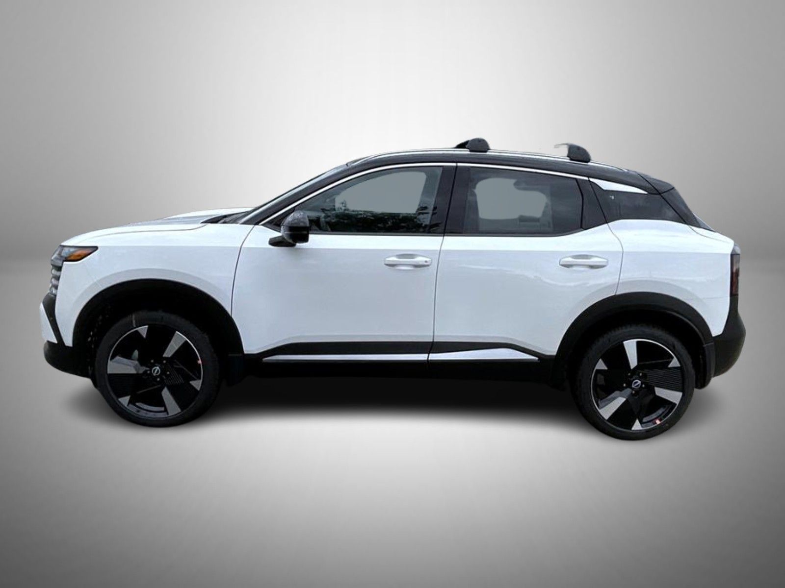 2026 Nissan Kicks SR photo 5