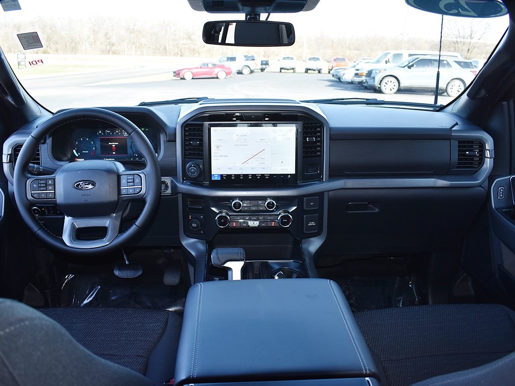 2025 Ford F-150 XLT photo 4