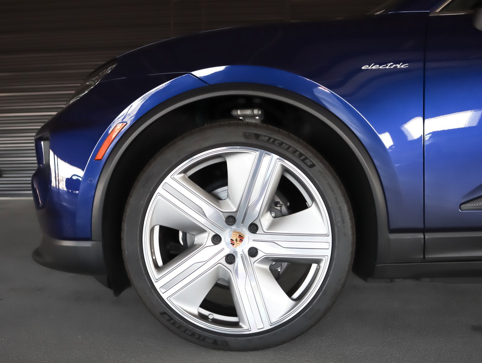 2024 Porsche Macan Electric 4 photo 12