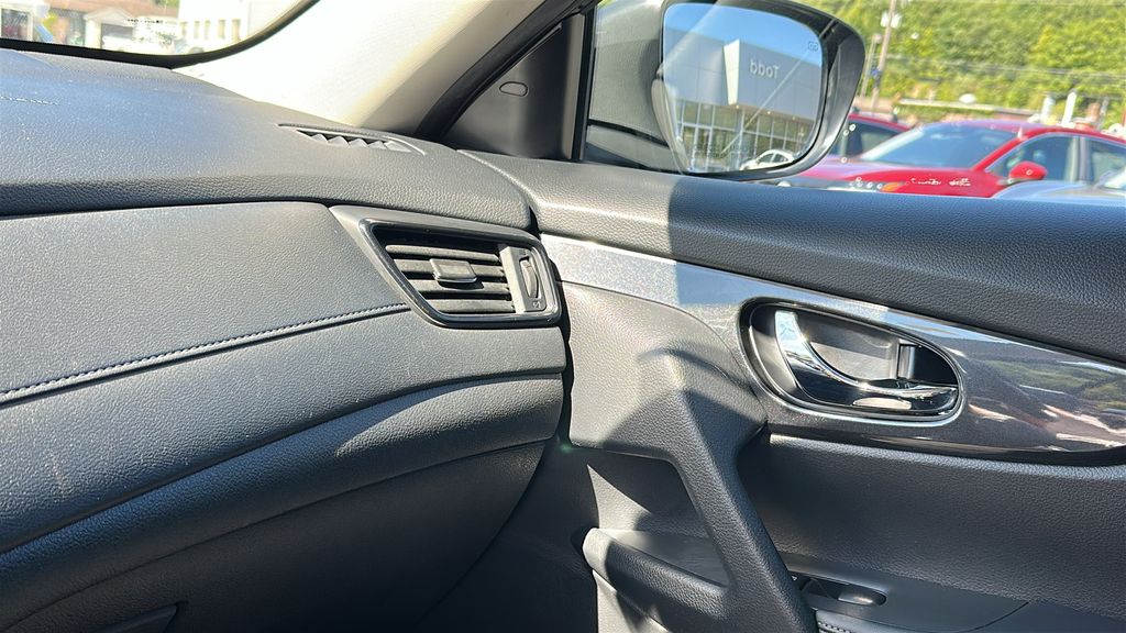 2019 Nissan Rogue Special Edition photo 20
