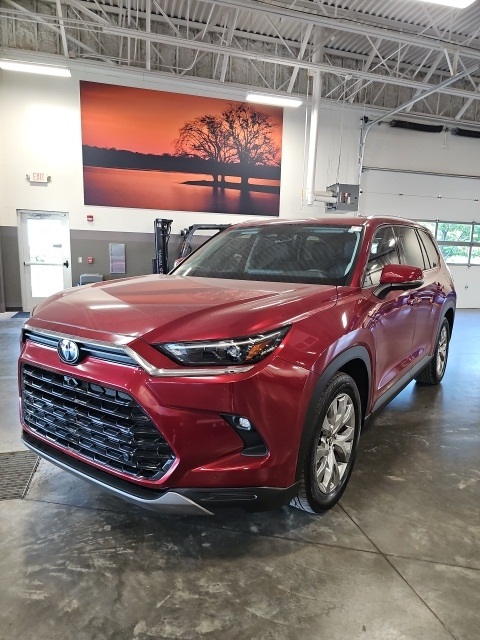 2024 Toyota Grand Highlander Limited photo 2
