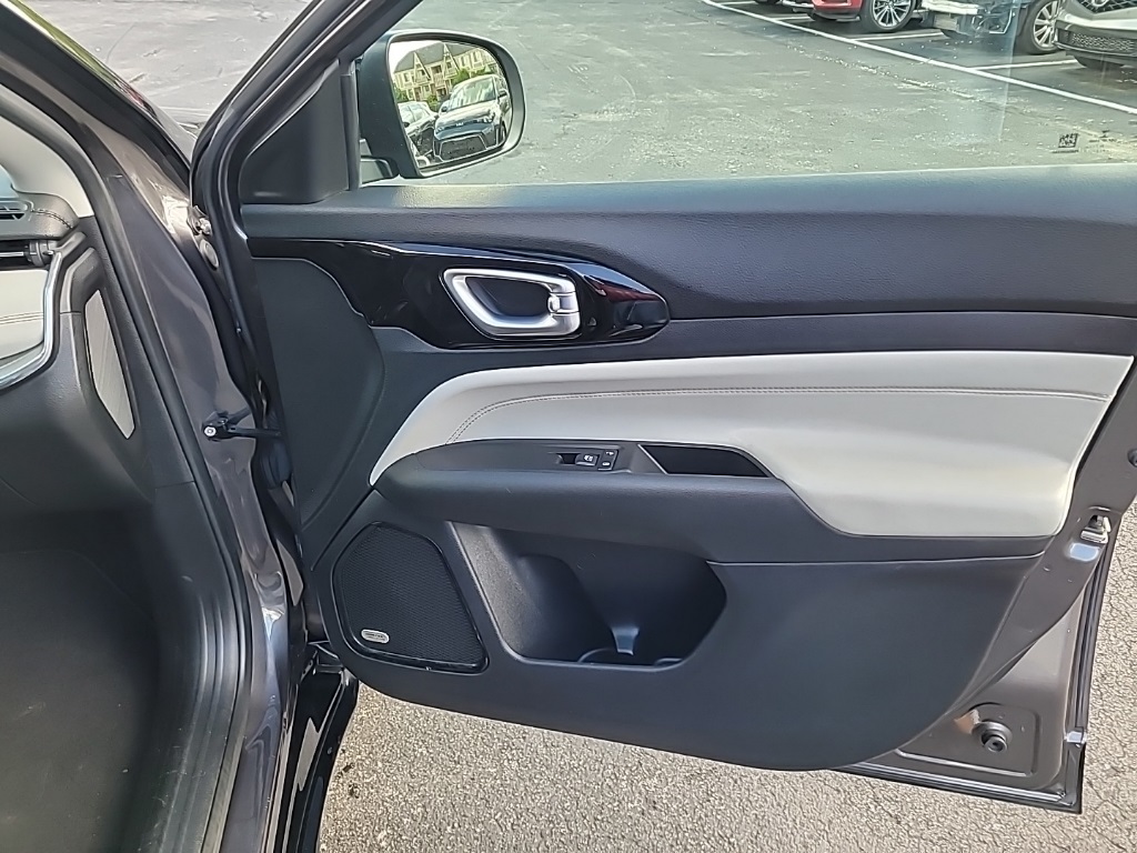 Used 2022 Granite Crystal Metallic Clearcoat Jeep Limited image 15