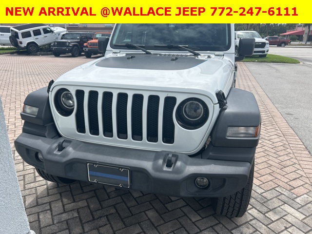 2020 Jeep Wrangler Unlimited Sport Altitude photo 2