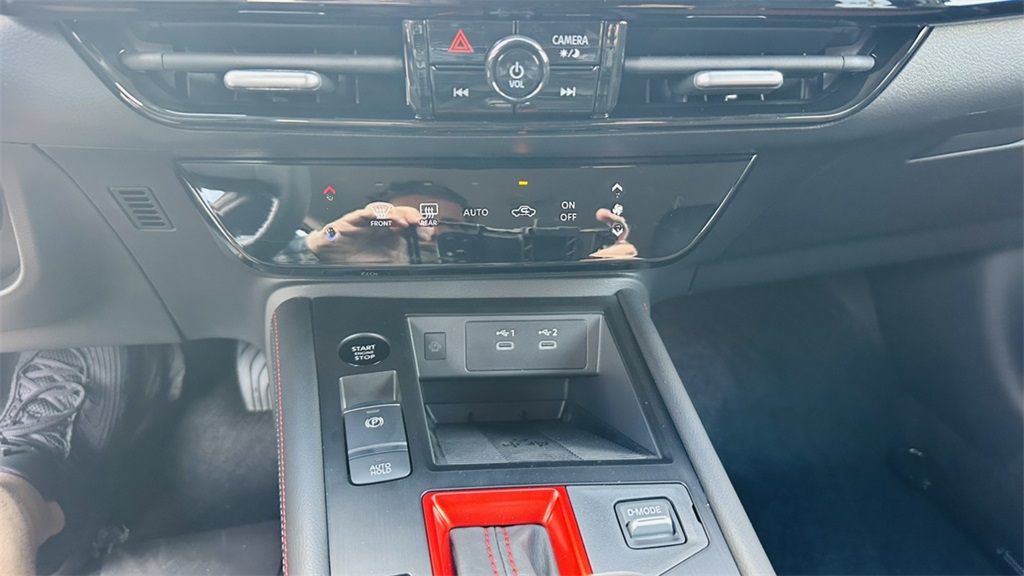 2026 Nissan Kicks SR photo 22