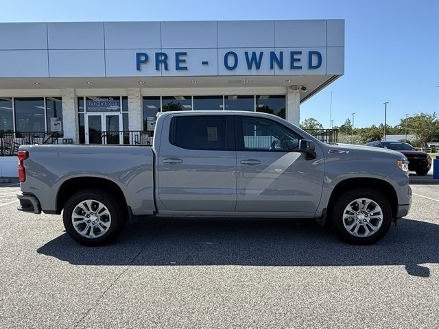 2025 Chevrolet Silverado 1500 RST photo 2