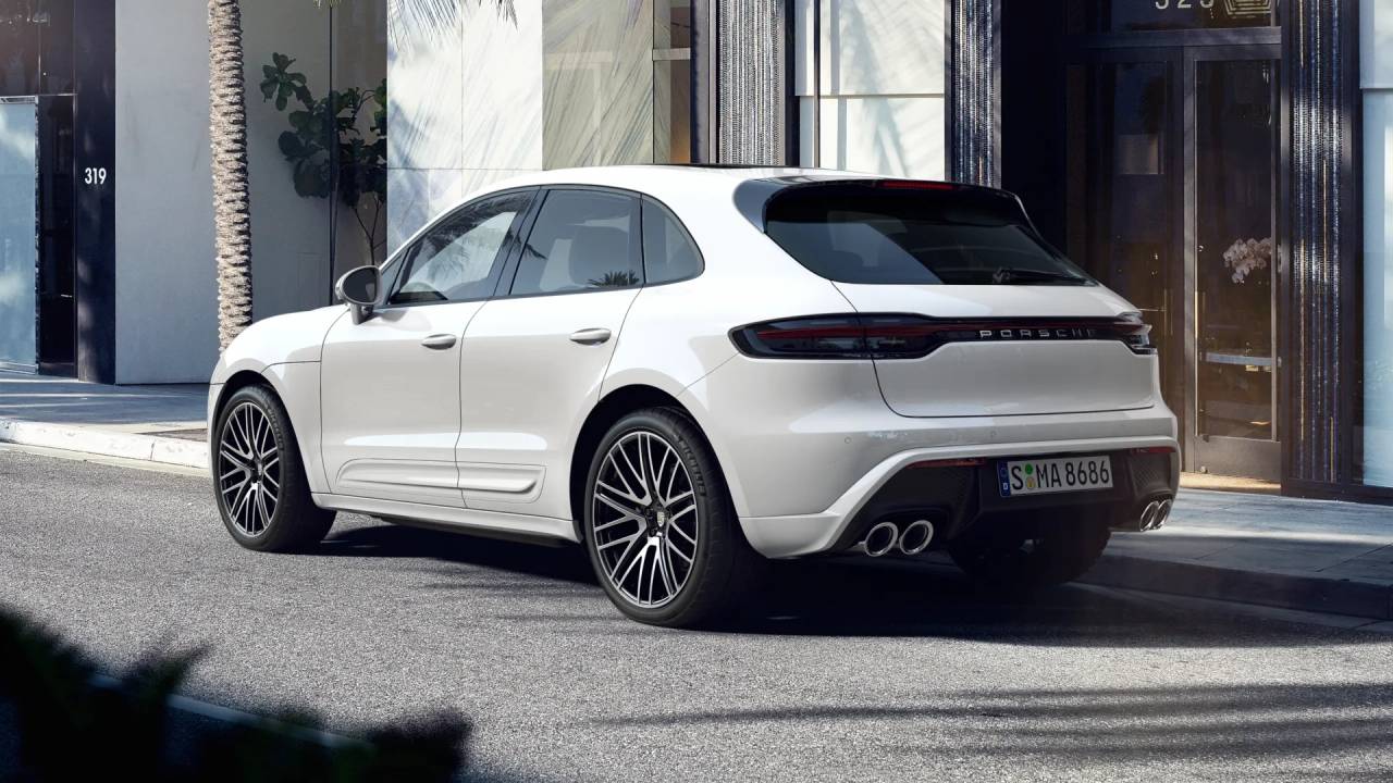 2025 Porsche Macan T photo 3