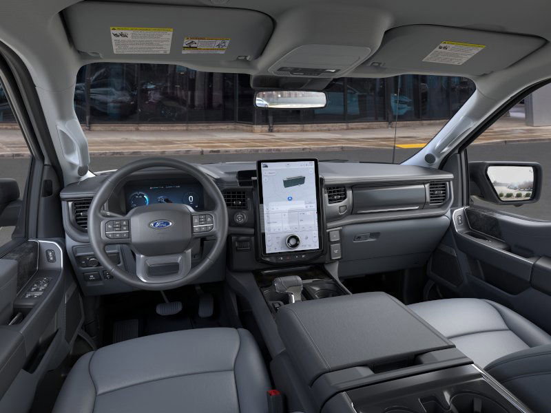 2025 Ford F-150 Lightning photo 8