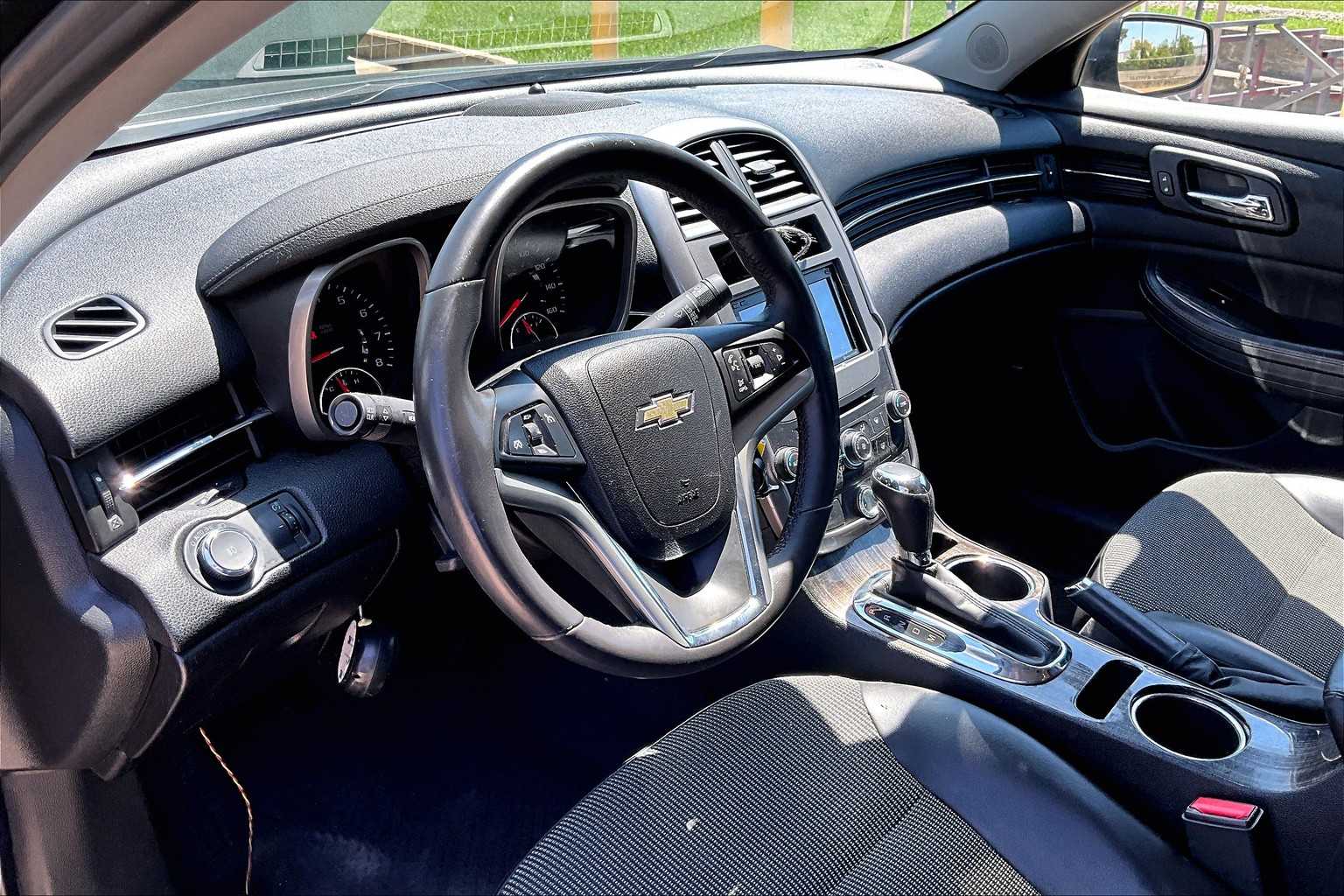 2015 Chevrolet Malibu 2LT photo 16