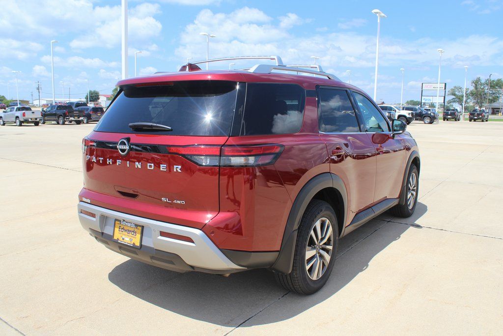 2022 Nissan Pathfinder SL photo 3