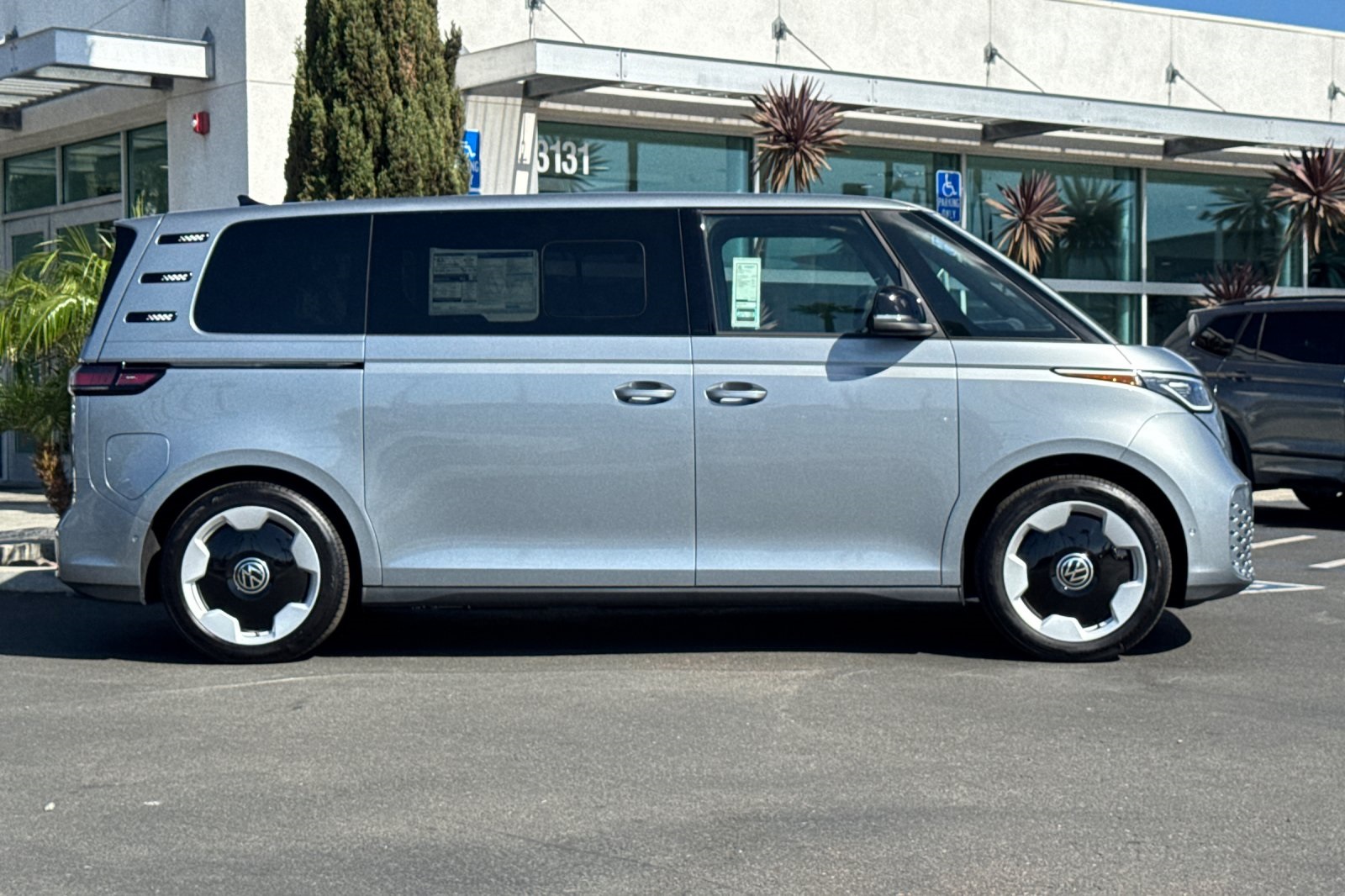 2025 Volkswagen ID. Buzz Pro S photo 4