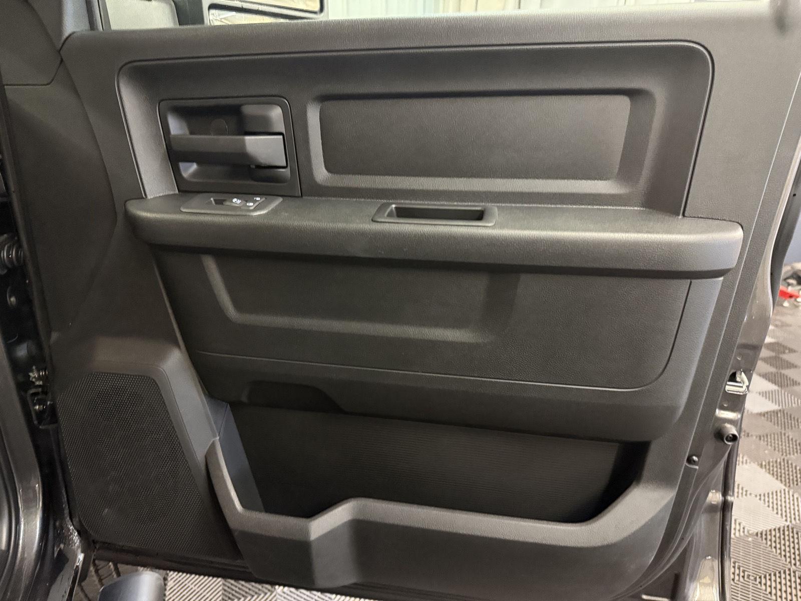 2026 Ram 2500 Tradesman photo 8