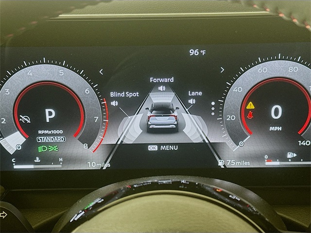 2025 Nissan Kicks SR photo 2