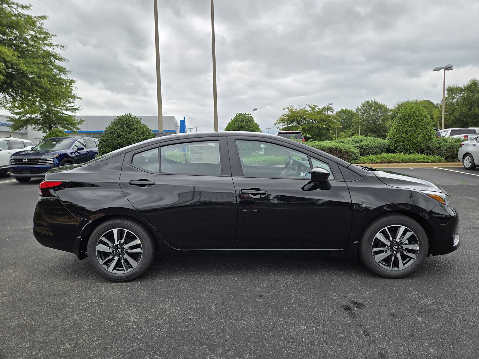 2025 Nissan Versa SV photo 3