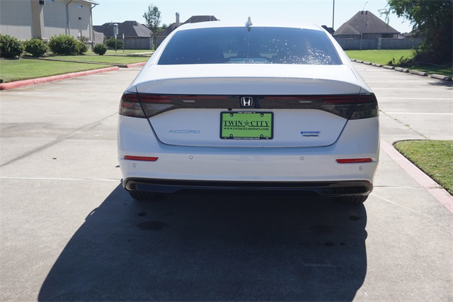 2025 Honda Accord Hybrid Touring photo 4