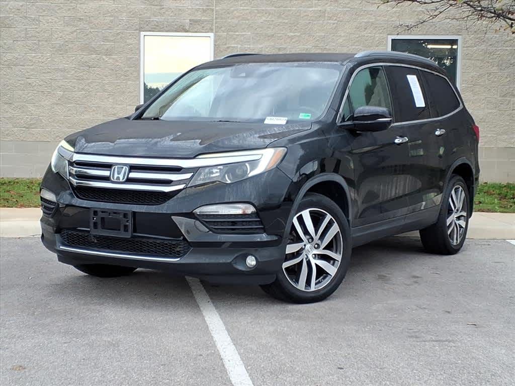 2017 Honda Pilot Touring's photo