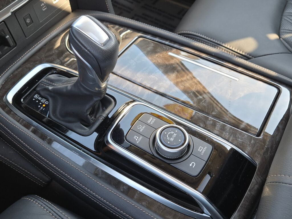 2024 Nissan Armada Platinum photo 24